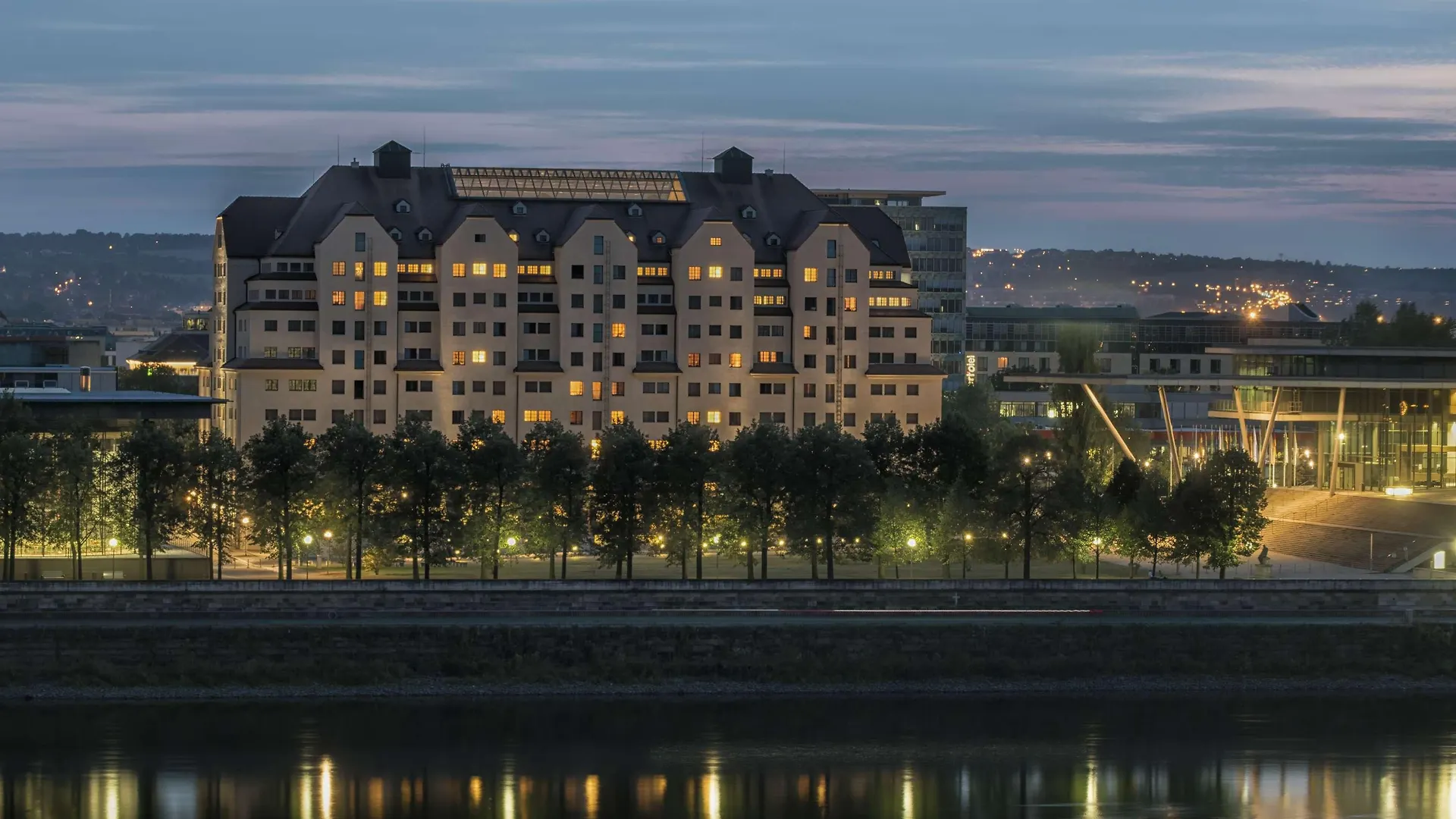 Maritim Hotel Dresde 4*,
