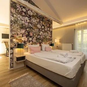 Little Apartament