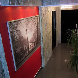 https://komorowski-luxury-guest-rooms.krakowhotelspoland.com
