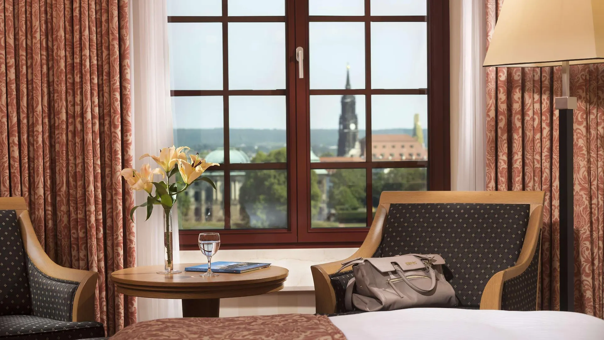 Maritim Hotel Dresda 4*,  Germania
