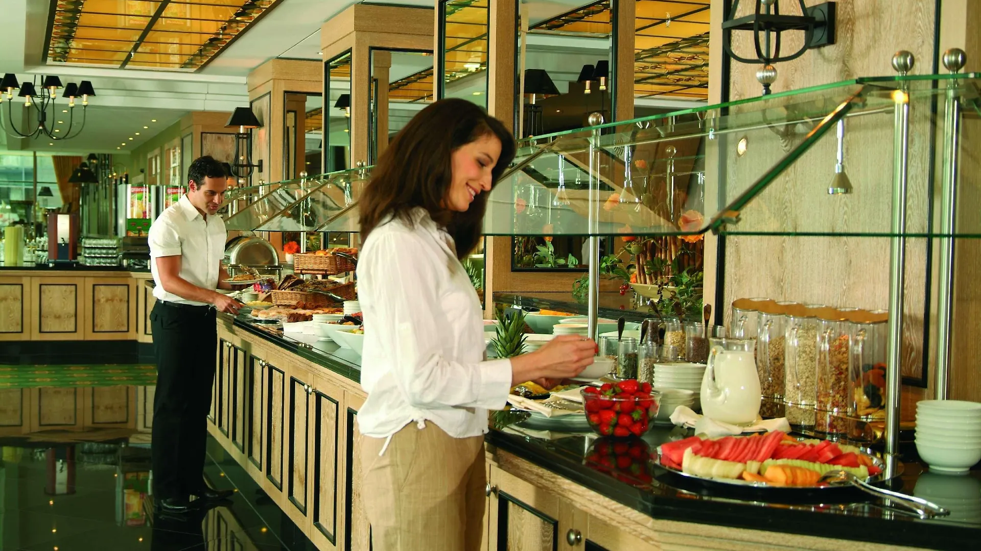 Maritim Hotel Dresda 4*,  Germania