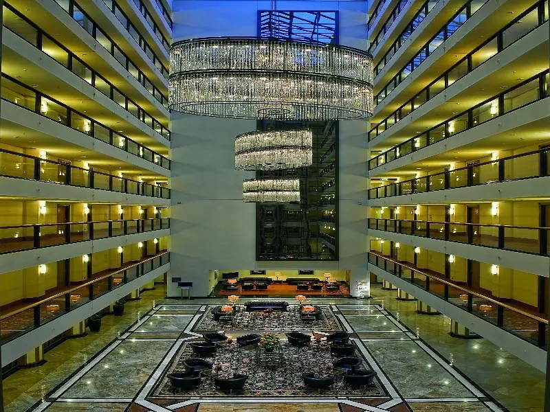 Maritim Hotel דרזדן 4*,